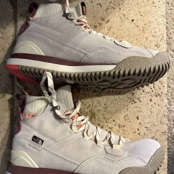 THE NORTH FACE Back-To-Berkeley III Sport Waterproof Hiking Boots - Picture 4 of 5